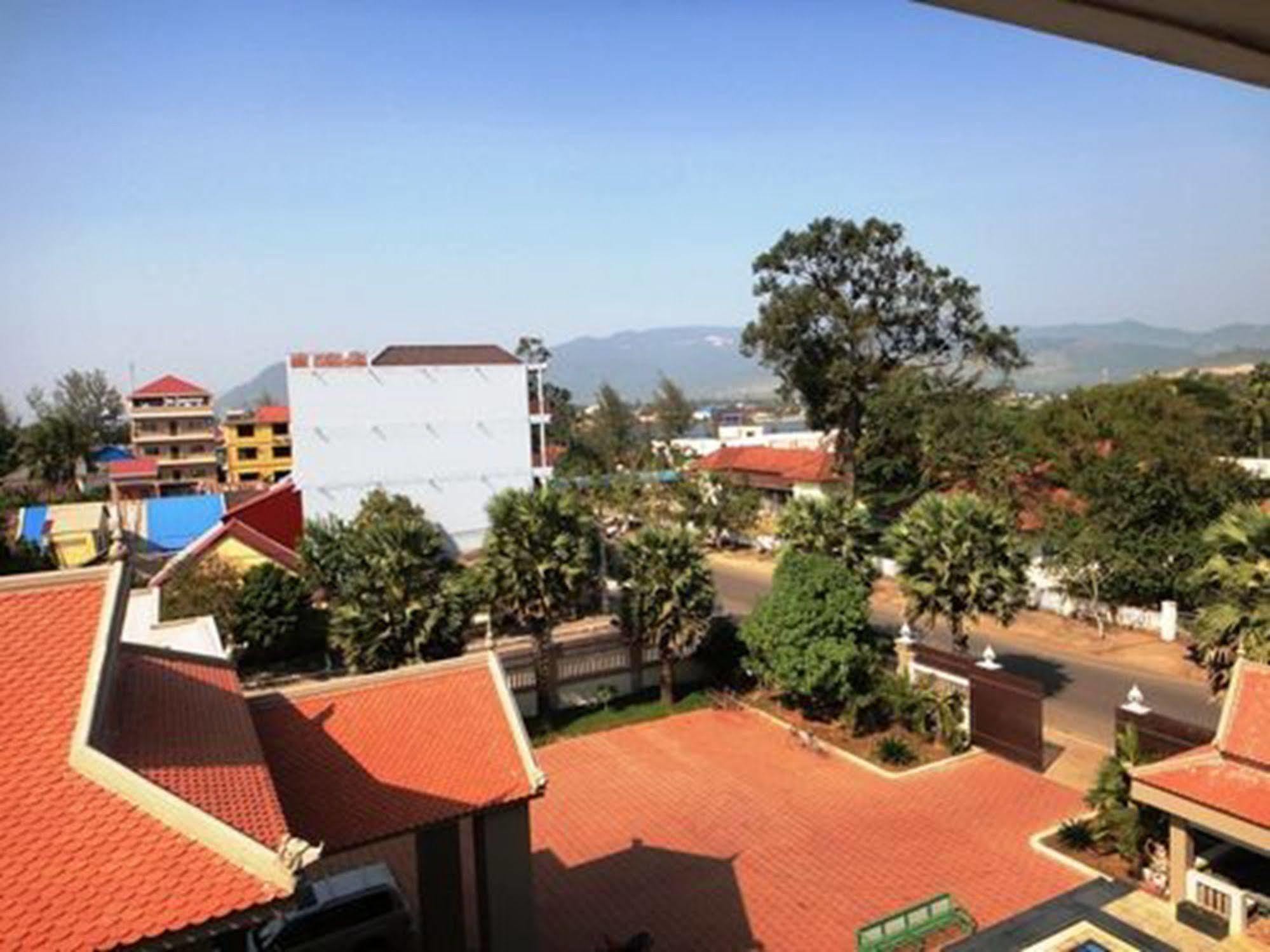 Borey Bokor Guesthouse Kampot Exterior photo