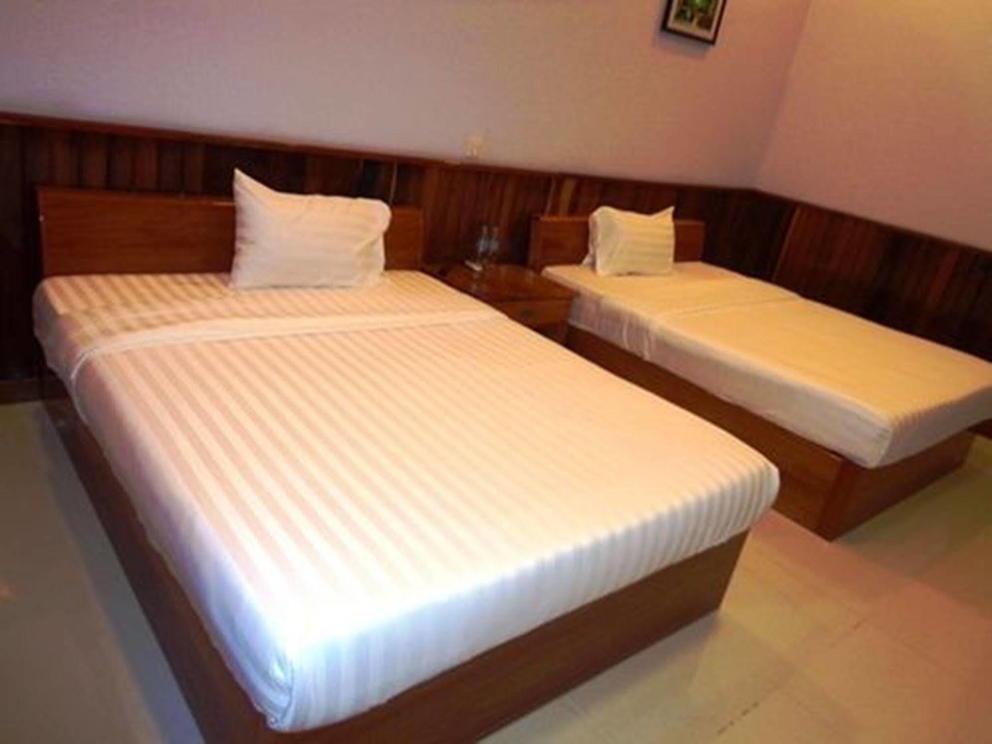 Borey Bokor Guesthouse Kampot Exterior photo