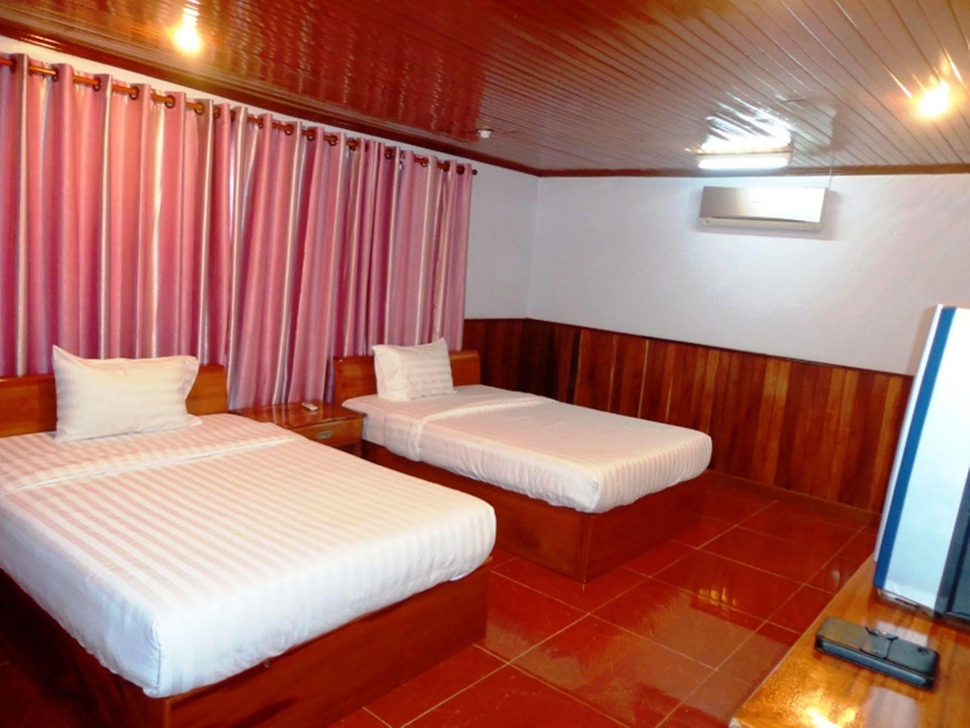 Borey Bokor Guesthouse Kampot Exterior photo