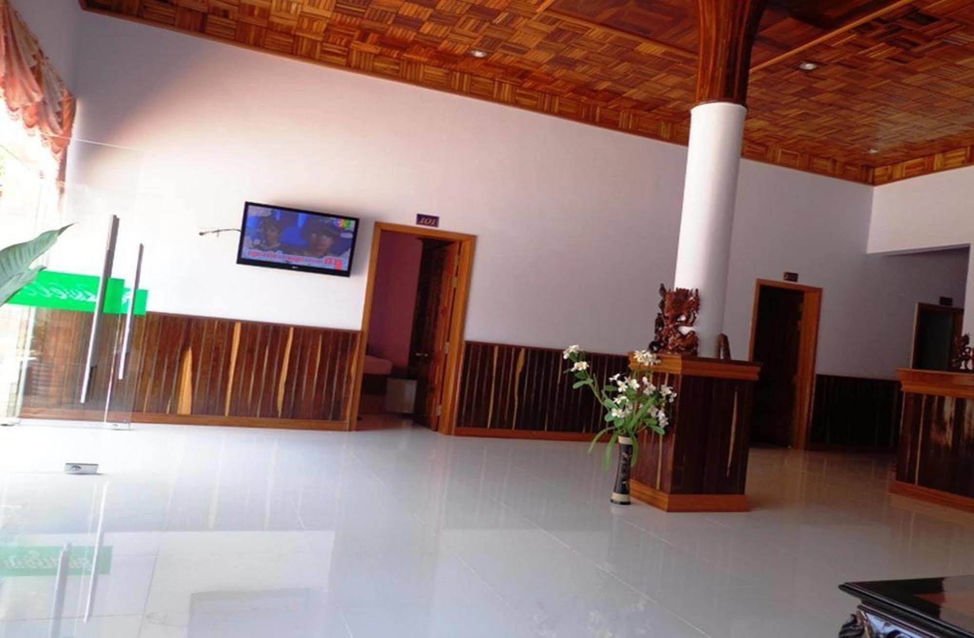 Borey Bokor Guesthouse Kampot Exterior photo