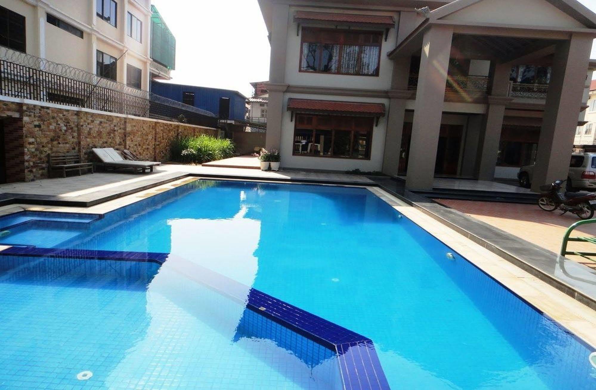 Borey Bokor Guesthouse Kampot Exterior photo